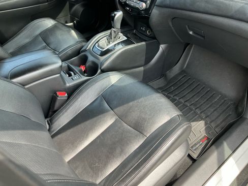Used 2018 Nissan Rogue SL w/ Premium Package AWD/4WD image 30