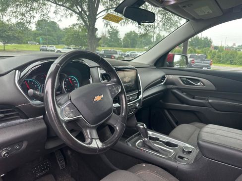 Used 2019 Chevrolet Traverse LT FWD image 14