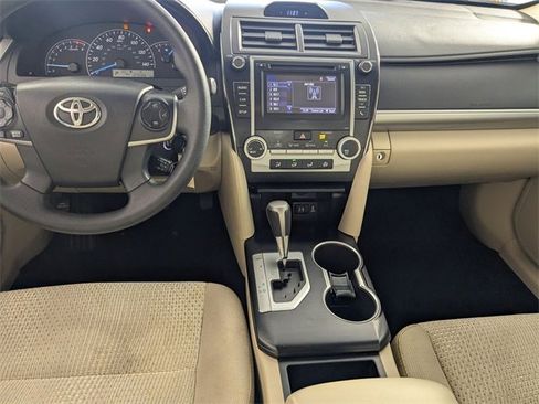 Used 2014 Toyota Camry SE image 21