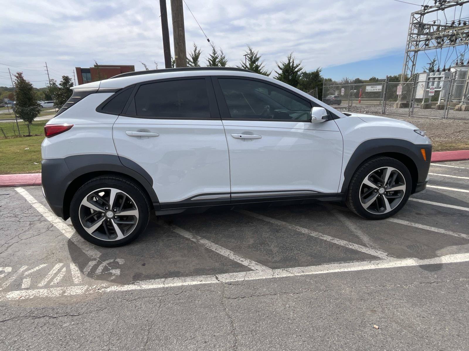Used 2021 Hyundai Kona Ultimate FWD image 8