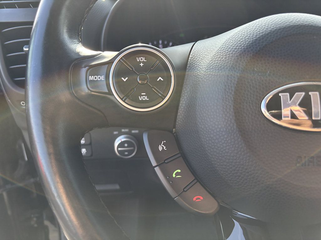 Used 2016 Kia Soul ! w/ Premium Package FWD image 26