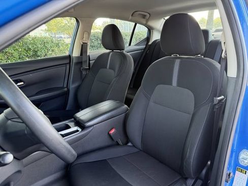Used 2025 Nissan Sentra SV FWD image 11