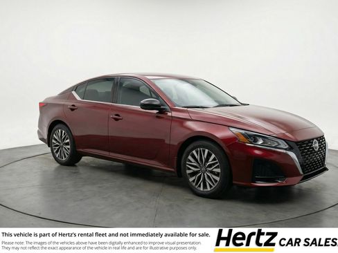 Used 2025 Nissan Altima 2.5 SV image 1