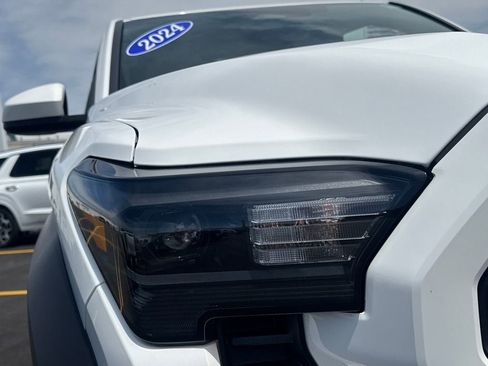 Used 2024 Toyota Tacoma TRD Off-Road AWD/4WD image 11
