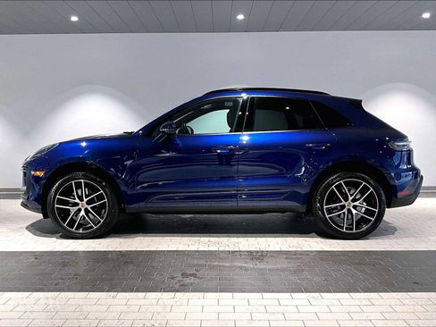 Used 2025 Porsche Macan image 2