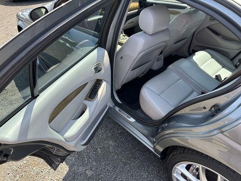 Used 2005 Jaguar S-TYPE R image 23