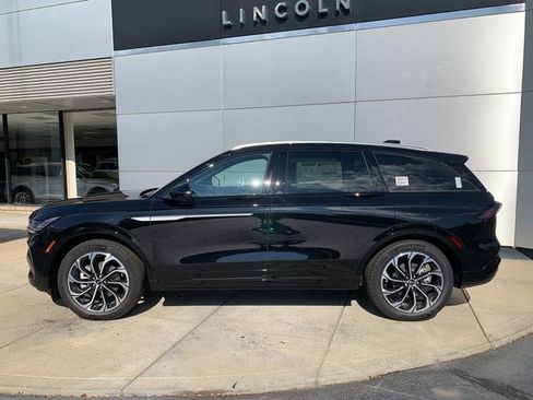 New 2026 Lincoln Nautilus Reserve AWD/4WD image 2