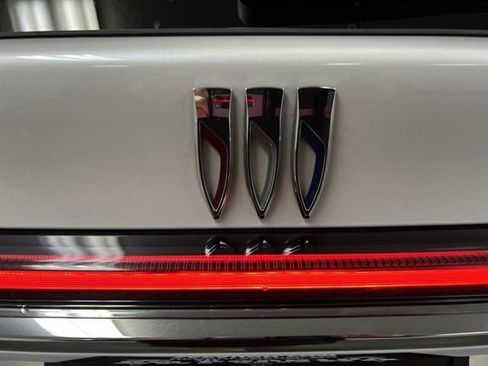 Used 2025 Buick Enclave Avenir w/ Super Cruise Package image 32