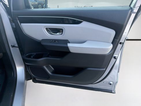Certified 2025 Honda Pilot EX-L image 33