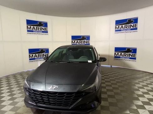 Used 2023 Hyundai Elantra SE w/ Cargo Package FWD image 5