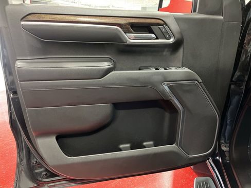 Used 2022 GMC Sierra 1500 Elevation w/ LPO, Elevation Black Package AWD/4WD image 11