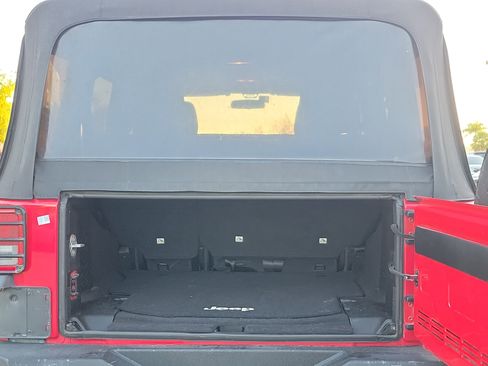 Used 2012 Jeep Wrangler Unlimited Sport image 11