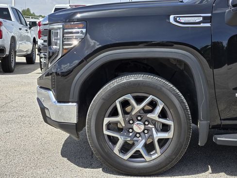 Used 2026 GMC Sierra 1500 SLT AWD/4WD image 8