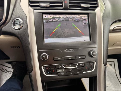 Used 2019 Ford Fusion SEL FWD image 12