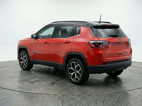 Used 2025 Jeep Compass Limited image 6