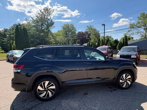 Used 2024 Volkswagen Atlas SE AWD/4WD image 6