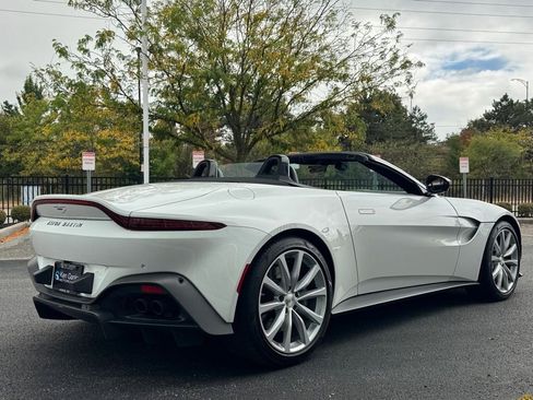 Used 2023 Aston Martin V8 Vantage Roadster RWD image 7