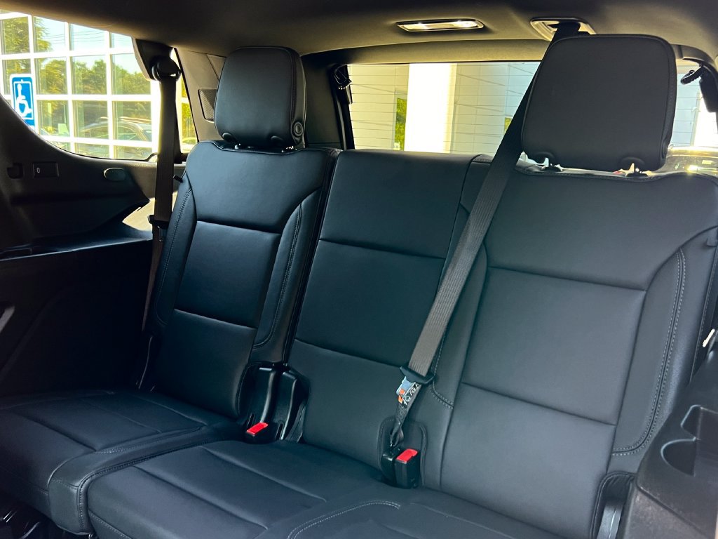 Used 2025 Chevrolet Tahoe LT w/ Comfort Package AWD/4WD image 19