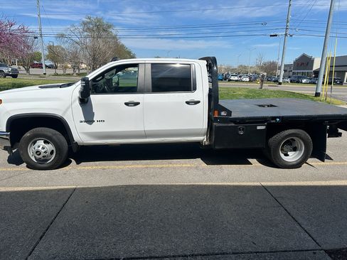 Used 2023 Chevrolet Silverado 3500 W/T w/ WT Convenience Package image 7