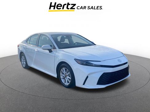 Used 2025 Toyota Camry LE image 1
