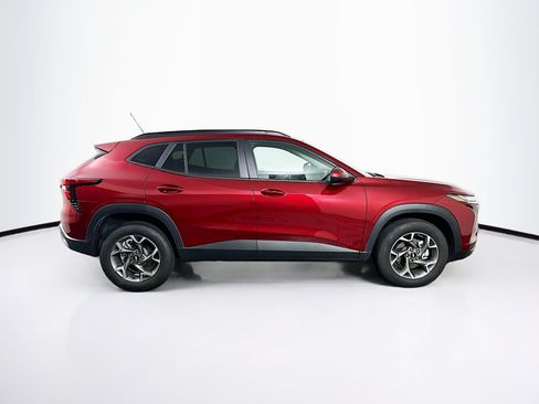 Used 2025 Chevrolet Trax LT FWD image 10