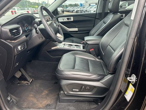 Used 2022 Ford Explorer Limited w/ Equipment Group 301A RWD image 22
