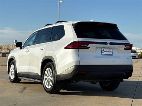 Used 2026 Toyota Grand Highlander XLE image 6