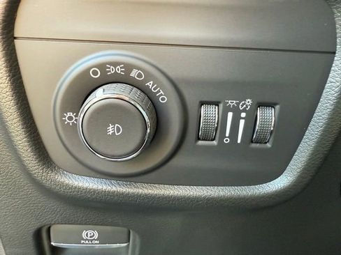 New 2025 Jeep Grand Cherokee L Limited w/ Luxury Tech Group II image 14