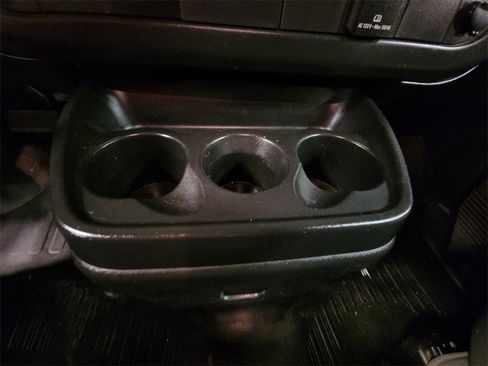 Used 2016 Chevrolet Express 2500 image 21