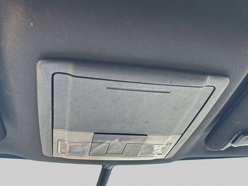Used 2018 Ford Explorer XLT w/ Equipment Group 201A AWD/4WD image 30