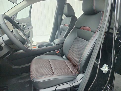 New 2025 Nissan Kicks SR image 19