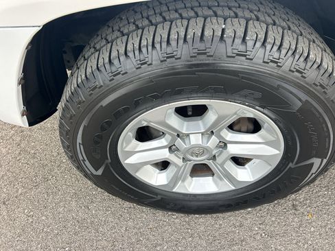 Used 2018 Toyota 4Runner SR5 image 11