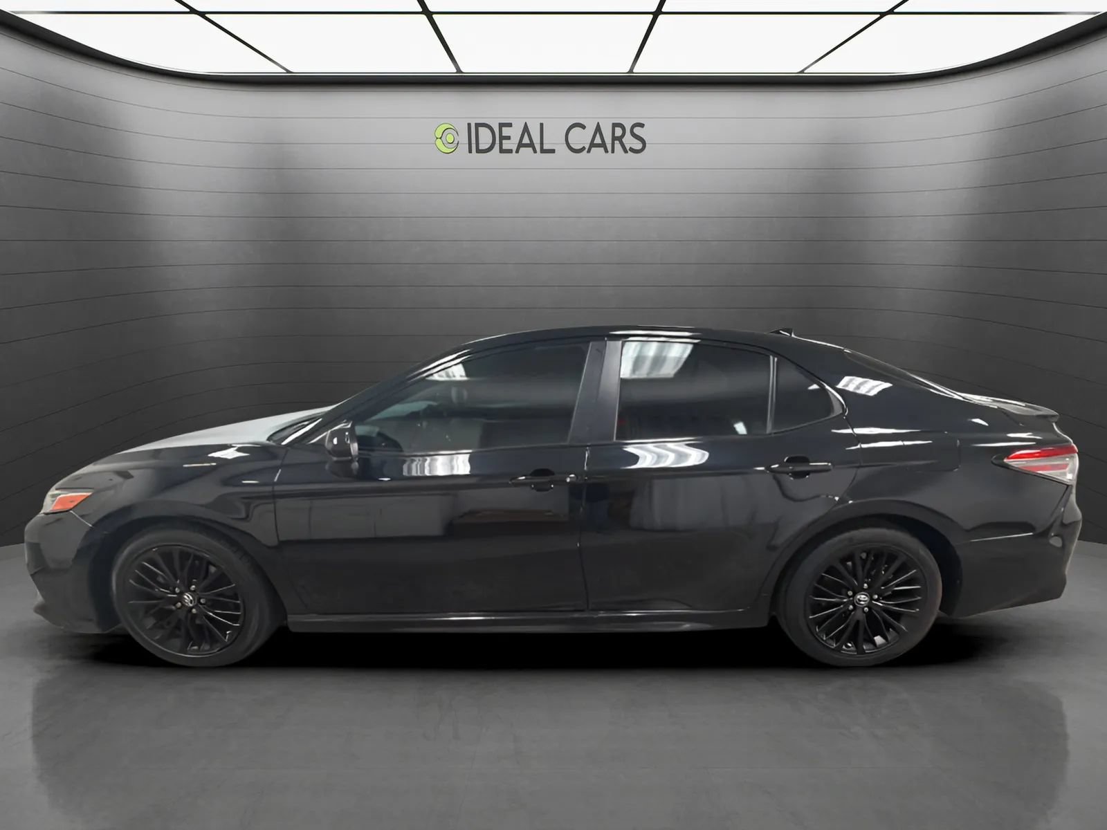 Used 2019 Toyota Camry SE FWD image 8
