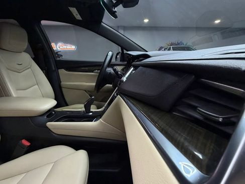 Used 2019 Cadillac XT5 FWD image 39