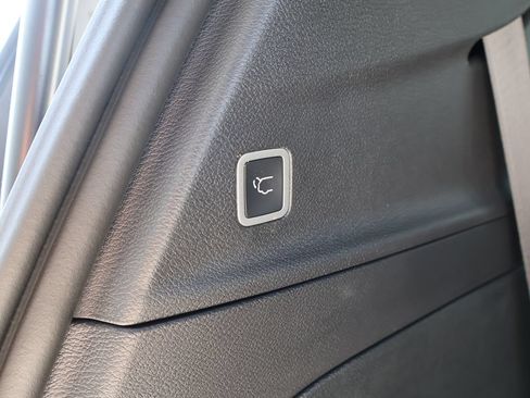 New 2026 Chrysler Pacifica Select FWD image 15