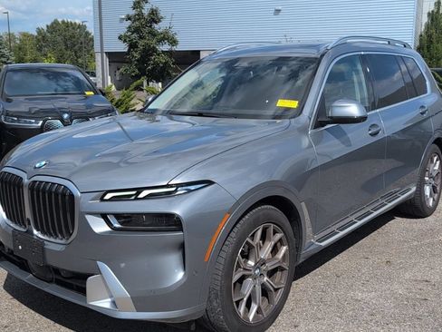 Used 2024 BMW X7 xDrive40i w/ Premium Package AWD/4WD image 1