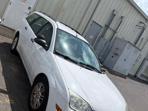 Used 2007 Ford Focus SE FWD image 1