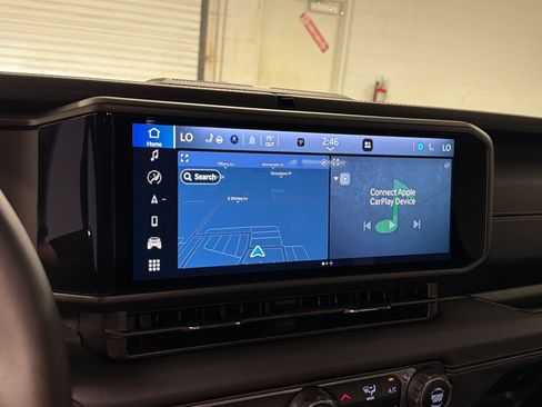 Used 2025 Jeep Wrangler Unlimited Sahara AWD/4WD image 20