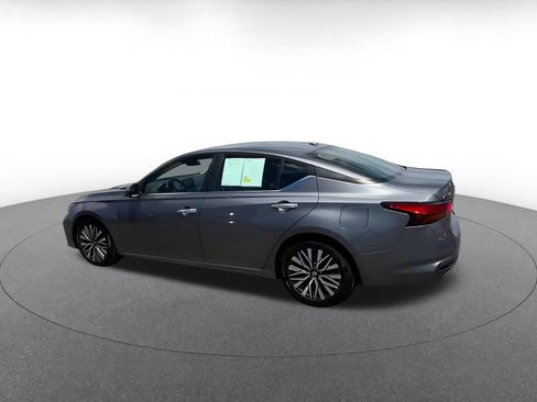 Used 2023 Nissan Altima 2.5 SV FWD image 10