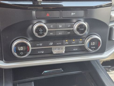 Used 2023 Ford Expedition XLT RWD image 15