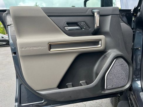 New 2025 GMC Hummer EV 2X w/ LPO, Dark Essentials Package image 22