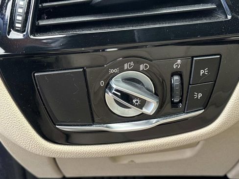 Used 2019 BMW 530i w/ Convenience Package image 23