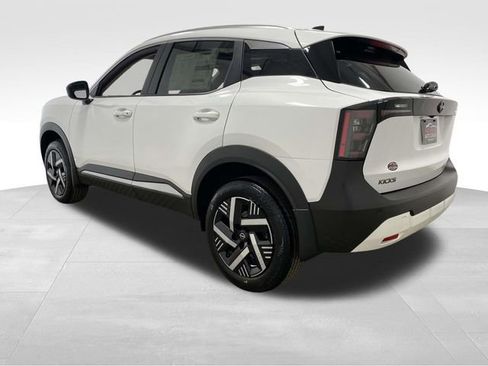 New 2026 Nissan Kicks SV w/ SV Premium Package FWD image 4