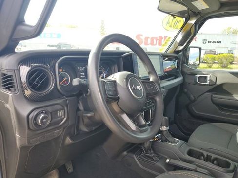 Used 2024 Jeep Wrangler Unlimited Sport AWD/4WD image 14