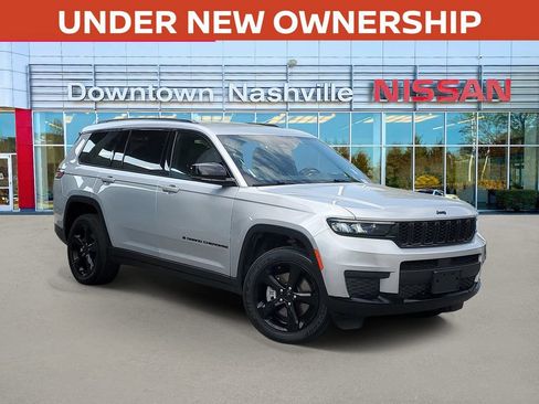 Used 2023 Jeep Grand Cherokee L Laredo AWD/4WD image 1