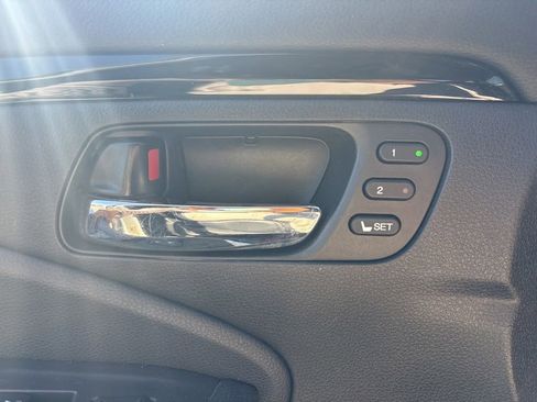 Used 2018 Honda Pilot Touring image 15