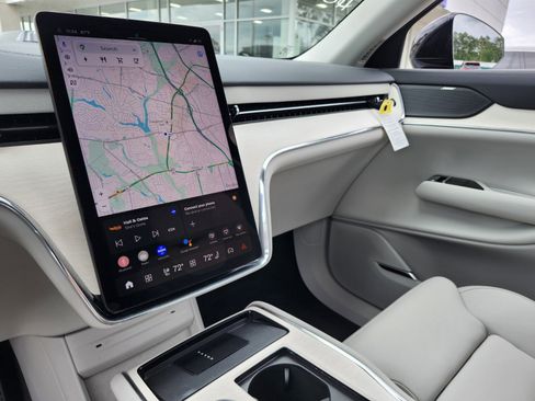 New 2025 Volvo EX90 Ultra image 12