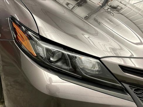 Used 2023 Toyota Camry SE image 32