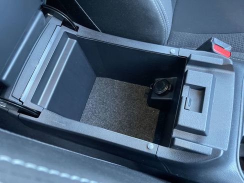 Certified 2024 Subaru Outback Premium image 31