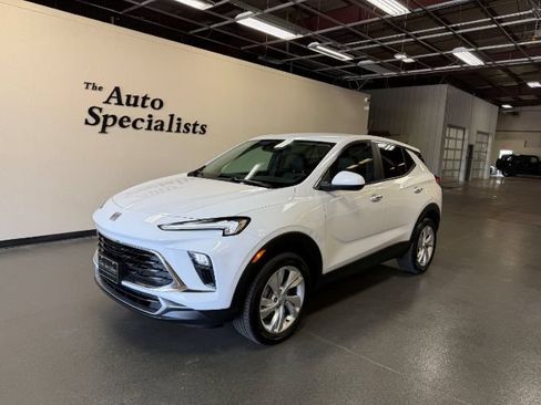 Used 2025 Buick Encore GX Preferred AWD/4WD image 1